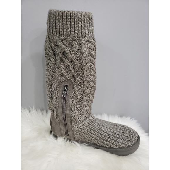 NEW WITHOUT BOX - UGG Women's Classic Cardi Cabled Knit Grey Size 6 - Picture 7 of 9